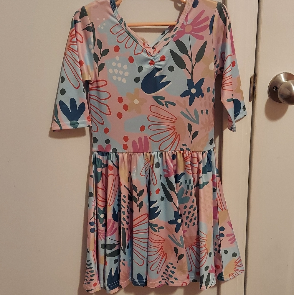 Ballerina dress size 5/6; dotdotsmile